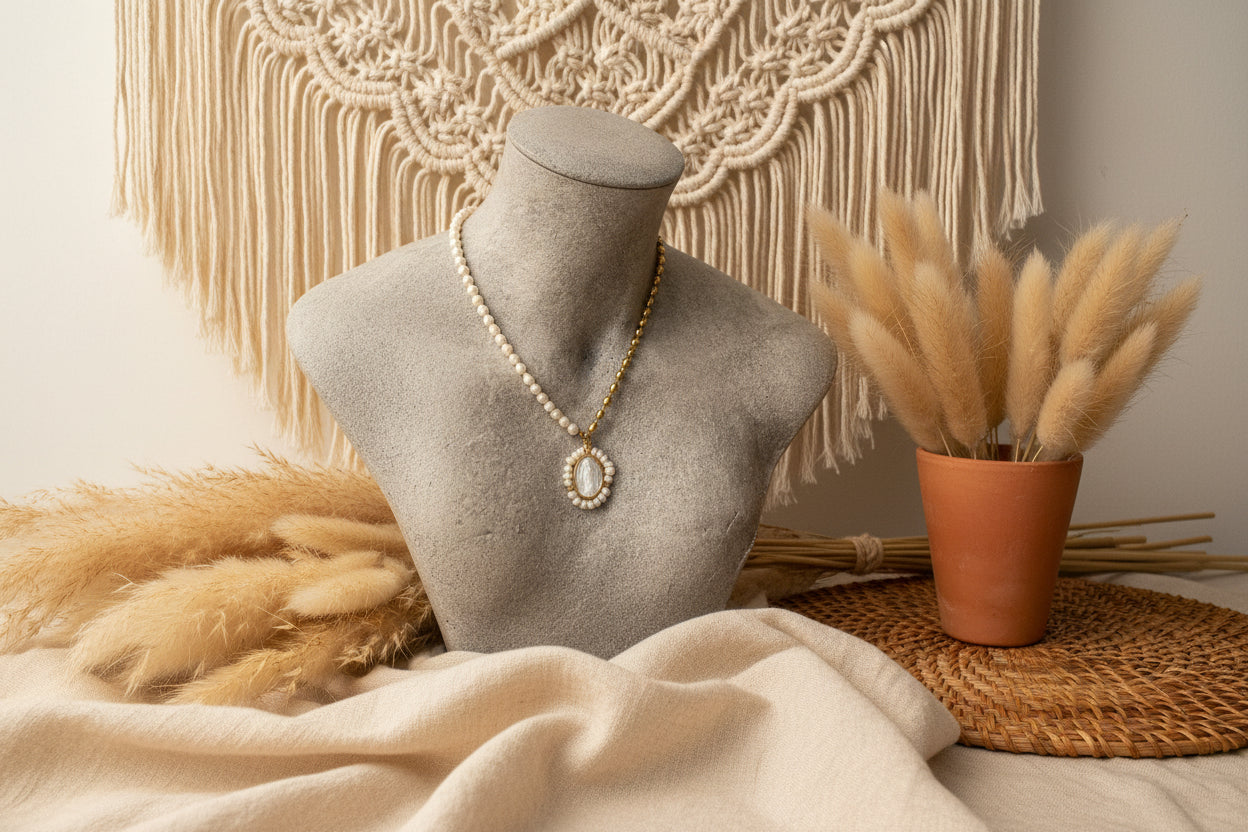 Mother of pearl miraculous medal necklace - freshwater pearls Christian jewelry